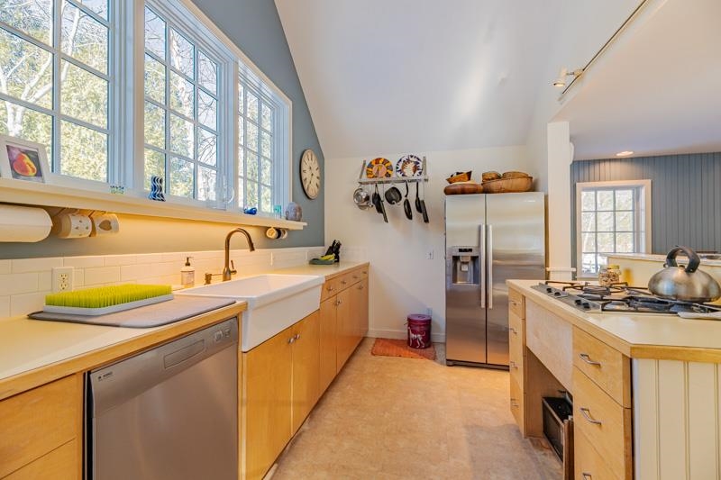 255 Hemlock Ridge Road Manchester, VT 05255 - Photo 6 of 47