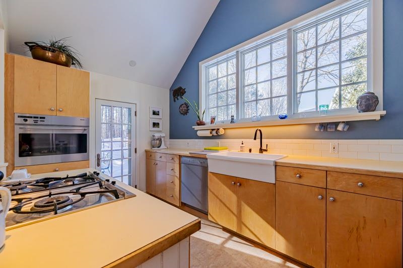 255 Hemlock Ridge Road Manchester, VT 05255 - Photo 7 of 47