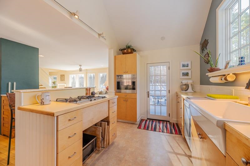 255 Hemlock Ridge Road Manchester, VT 05255 - Photo 8 of 47