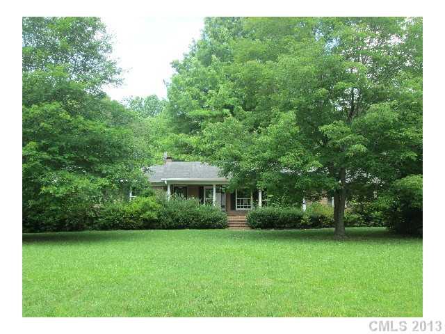 6801 Alanbrook Road Charlotte, NC 28215 - Photo 1 of 12