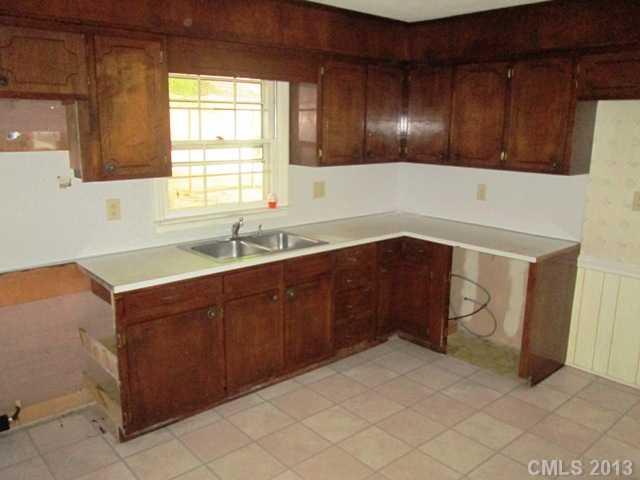 6801 Alanbrook Road Charlotte, NC 28215 - Photo 3 of 12
