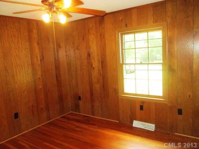 6801 Alanbrook Road Charlotte, NC 28215 - Photo 8 of 12