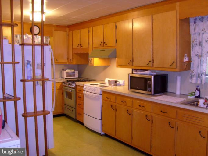 17328 Pleasant Meadow Road Upperco, MD 21155 - Photo 14 of 24 Kitchen