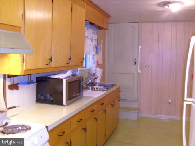 17328 Pleasant Meadow Road Upperco, MD 21155 - Photo 8 of 24 Kitchen