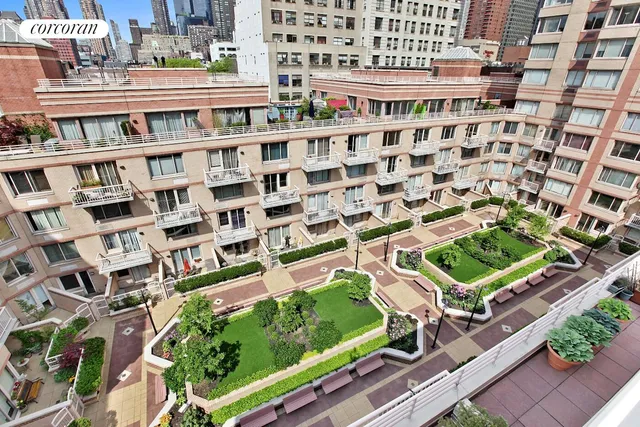 $608,000 | 393 West 49th Street, Unit 2FF | Hell's Kitchen