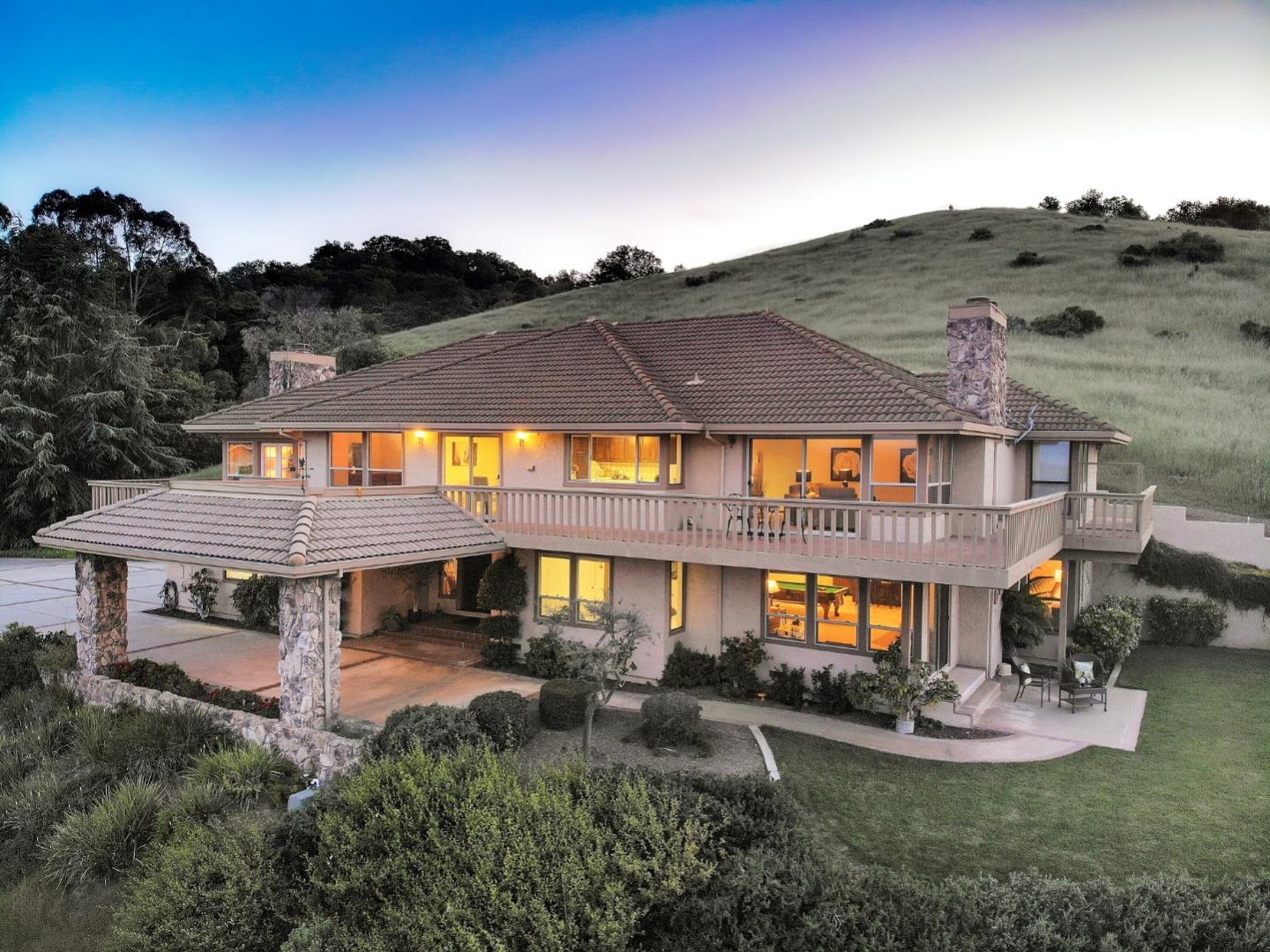 12327 Farr Ranch Road Saratoga, CA 95070 - Photo 2 of 50 Gallery Image 2