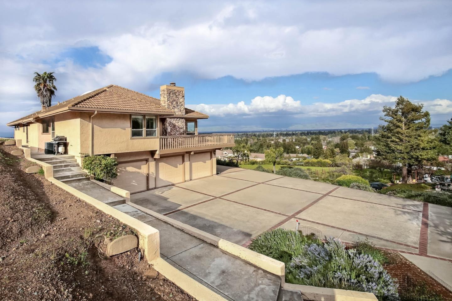 12327 Farr Ranch Road Saratoga, CA 95070 - Photo 41 of 50 Gallery Image 41