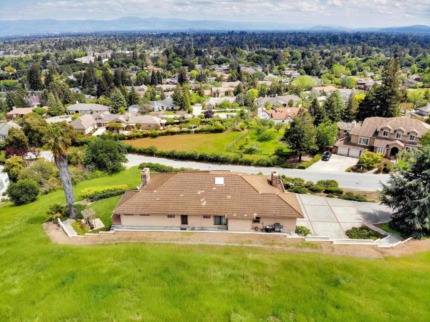 12327 Farr Ranch Road Saratoga, CA 95070 - Photo 48 of 50 Gallery Image 48