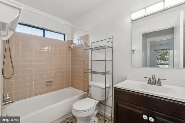 $2,550 | 8016 Pantano Place, Unit 17, Alexandria, VA 22309