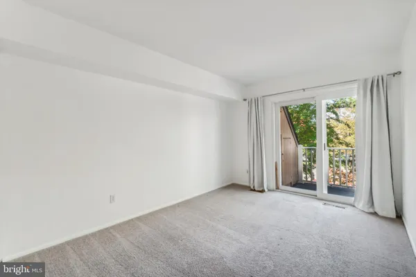 $2,550 | 8016 Pantano Place, Unit 17, Alexandria, VA 22309