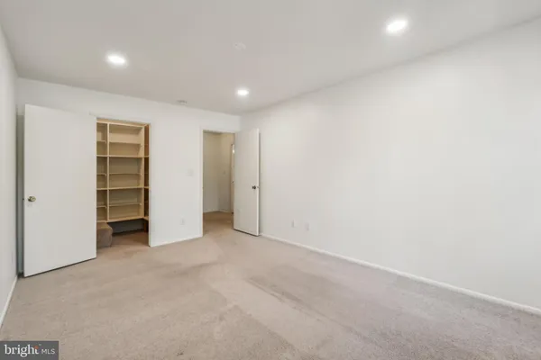 $2,550 | 8016 Pantano Place, Unit 17, Alexandria, VA 22309