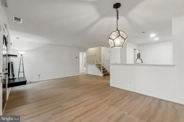 $2,550 | 8016 Pantano Place, Unit 17, Alexandria, VA 22309