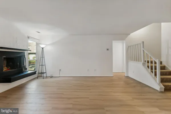 $2,550 | 8016 Pantano Place, Unit 17, Alexandria, VA 22309