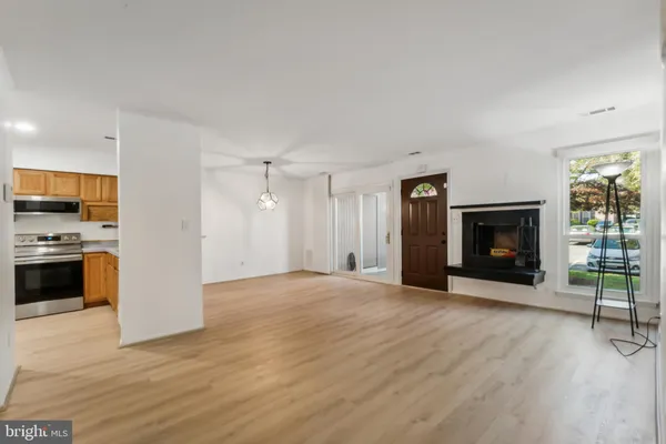 $2,550 | 8016 Pantano Place, Unit 17, Alexandria, VA 22309