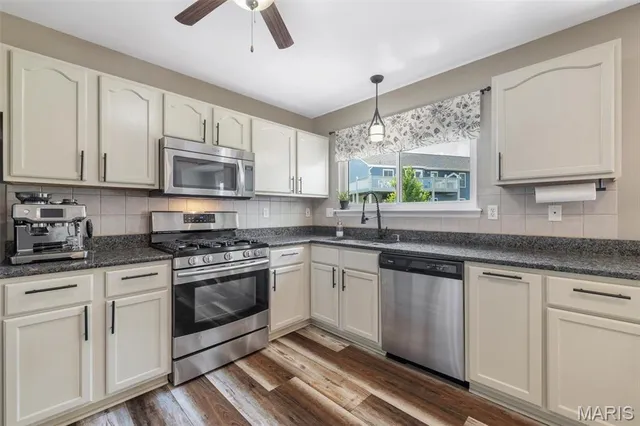 $399,900 | 219 Niagra Drive, Wentzville, MO 63385