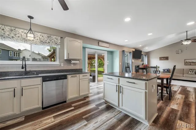 $399,900 | 219 Niagra Drive, Wentzville, MO 63385