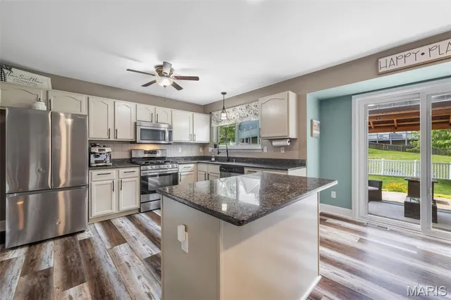 $399,900 | 219 Niagra Drive, Wentzville, MO 63385