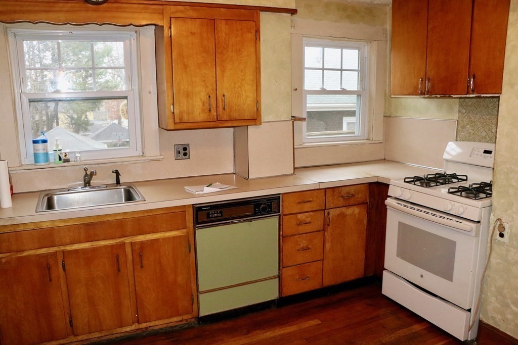 43 Valley Road Milton, MA 02186 - Photo 14 of 34 Gallery Image 14