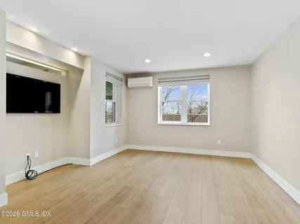 $739,000 | 2 Putnam Hill, Unit 1A, Greenwich, CT 06830