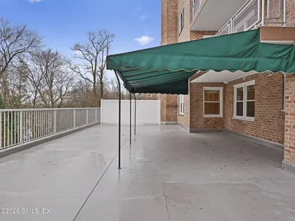 $739,000 | 2 Putnam Hill, Unit 1A, Greenwich, CT 06830