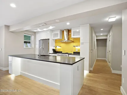 $739,000 | 2 Putnam Hill, Unit 1A, Greenwich, CT 06830