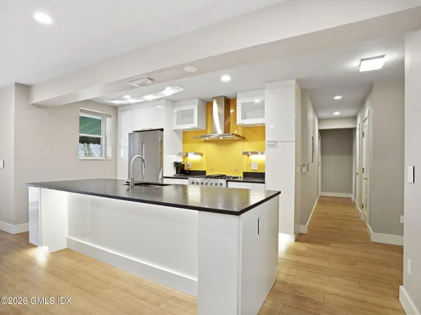 $775,000 | 2 Putnam Hill, Unit 1A, Greenwich, CT 06830