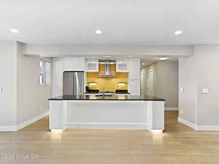 $739,000 | 2 Putnam Hill, Unit 1A, Greenwich, CT 06830