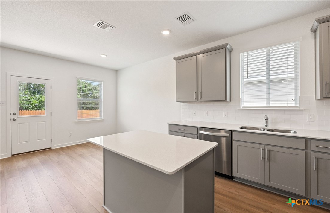 1362 Richards Rnch Road Belton, TX 76513 - Photo 6 of 25 Kitchen and Dining Space