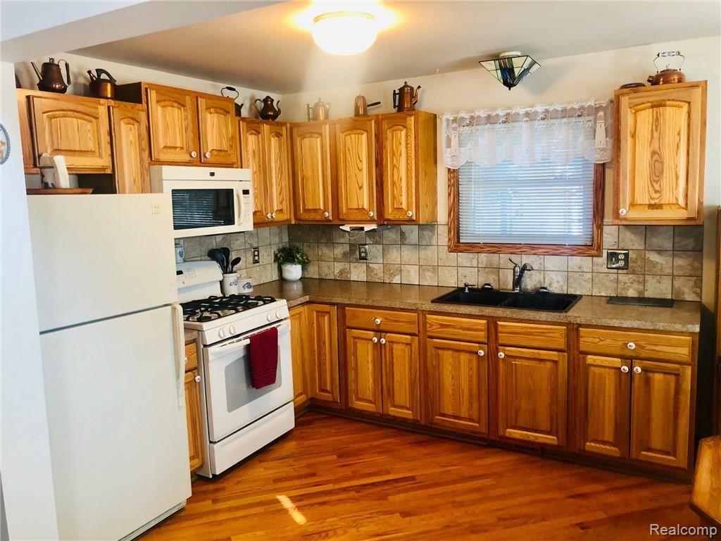 7415 Woodbine Road Lexington, MI 48450 - Photo 3 of 29 IMG_1522.jpg