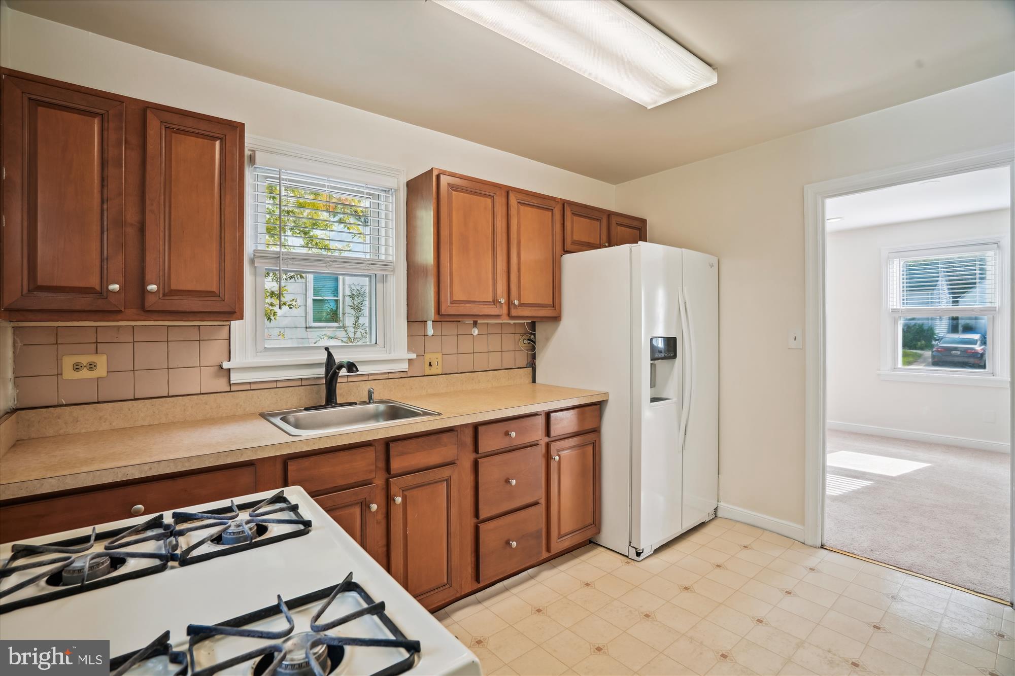 2811 Munson Street Silver Spring, MD 20902 - Photo 11 of 69 Kitchen with Gas Stove