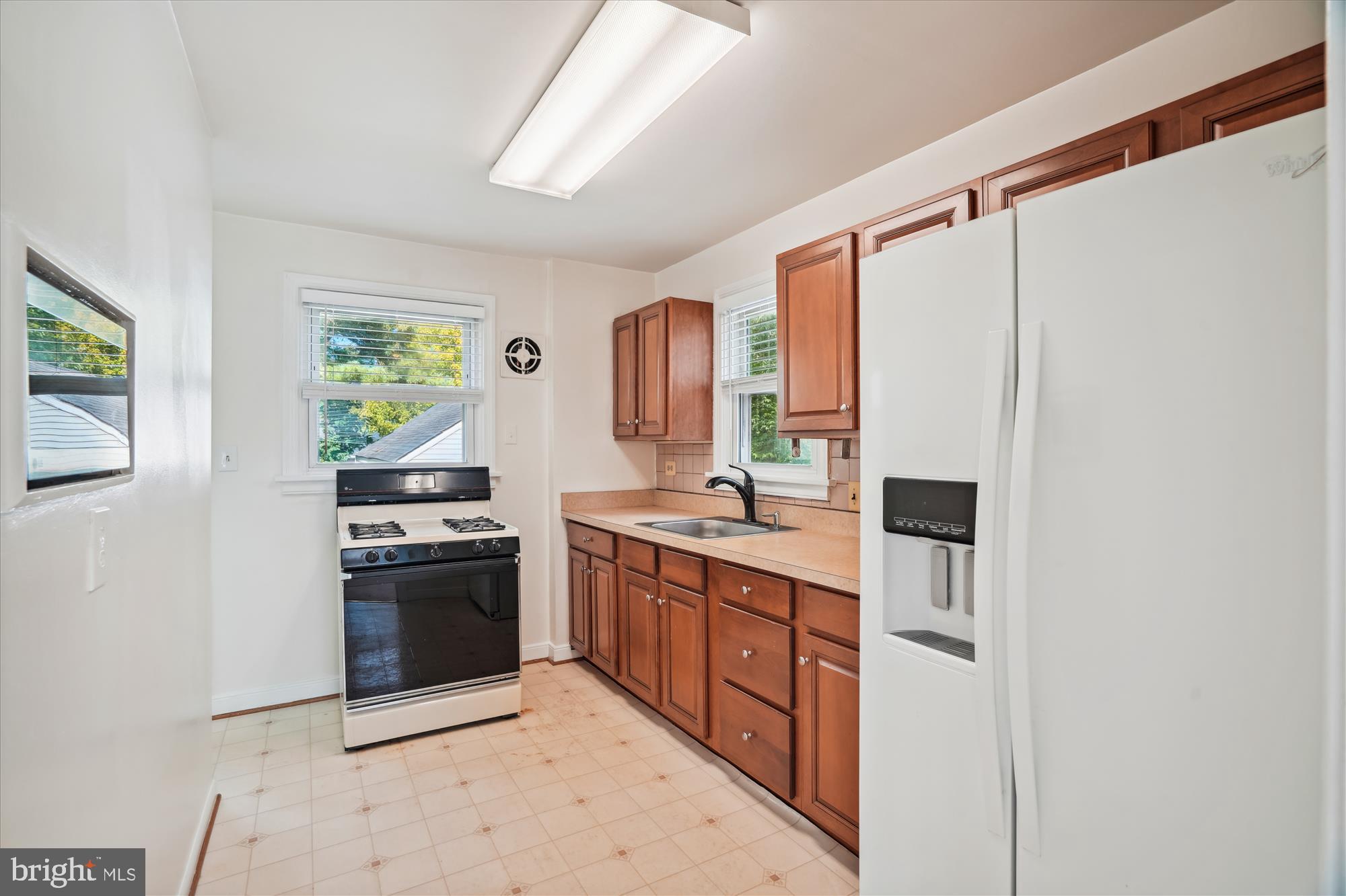2811 Munson Street Silver Spring, MD 20902 - Photo 10 of 69 Updated Kitchen