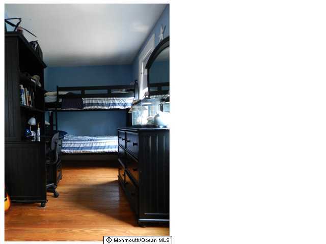 528 River Road Fair Haven, NJ 07704 - Photo 11 of 17 3rd bedroom