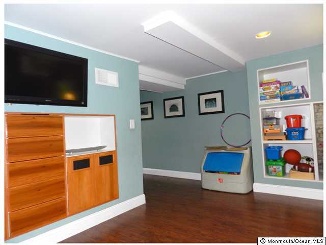 528 River Road Fair Haven, NJ 07704 - Photo 13 of 17 Rec room in finished basement