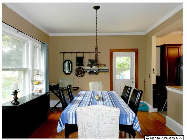 528 River Road Fair Haven, NJ 07704 - Photo 5 of 17 Dining room