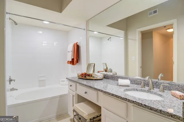 $1,555 | 3460 Kingsboro Road Northeast, Unit 437, Atlanta, GA 30326