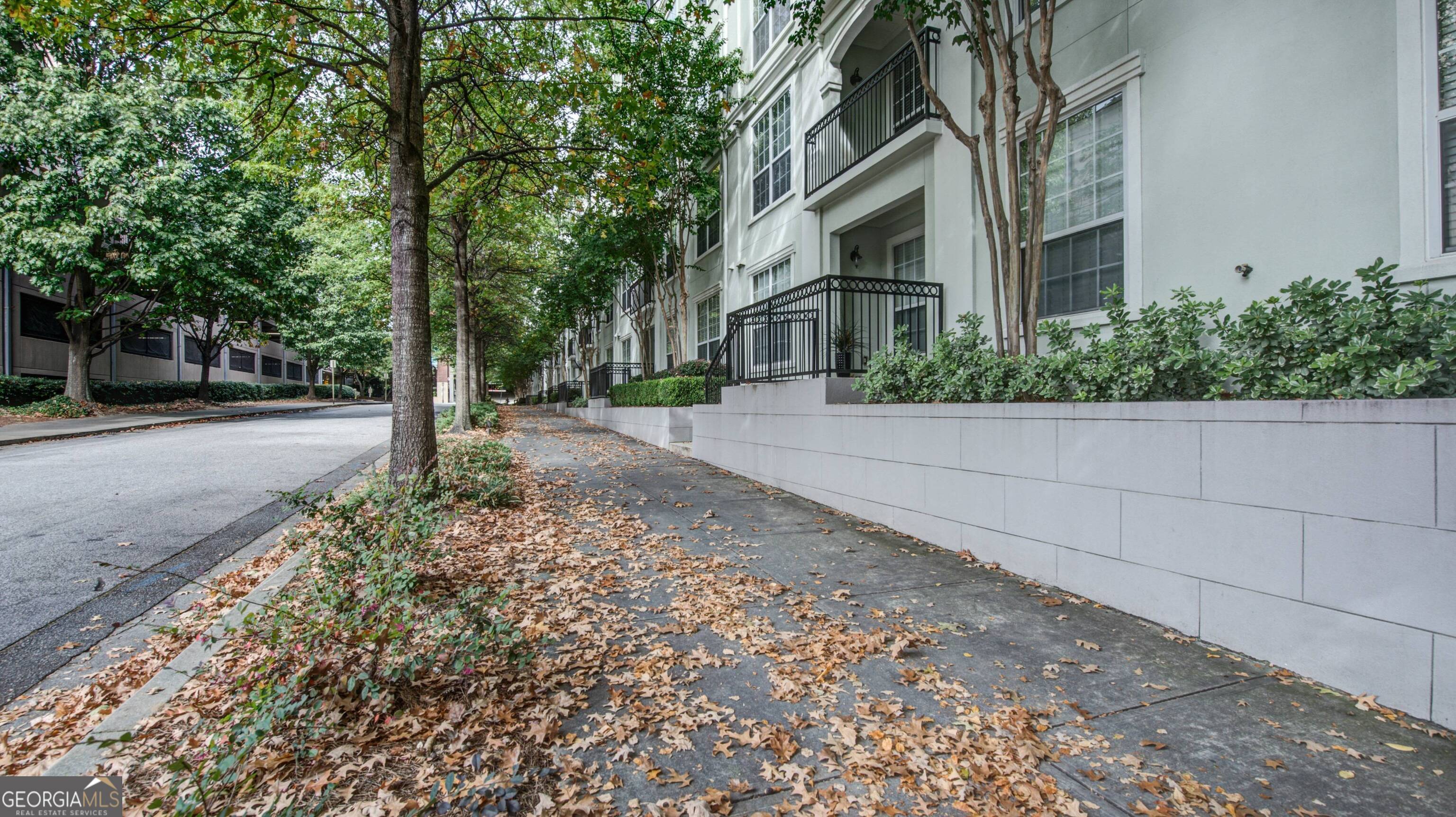 3460 Kingsboro Road Northeast, Unit 437 Atlanta, GA 30326 - Photo 33 of 42