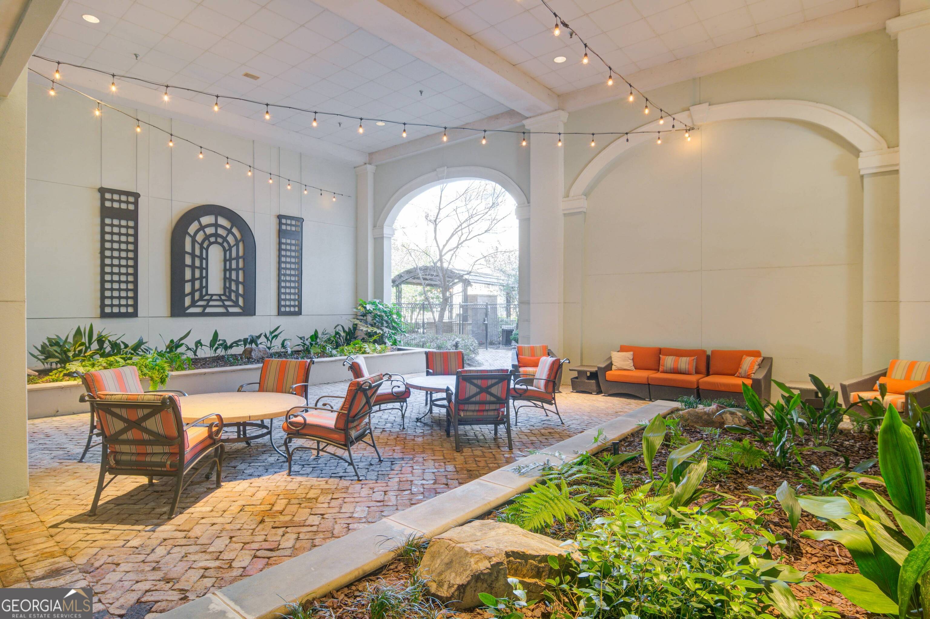 3460 Kingsboro Road Northeast, Unit 437 Atlanta, GA 30326 - Photo 38 of 42