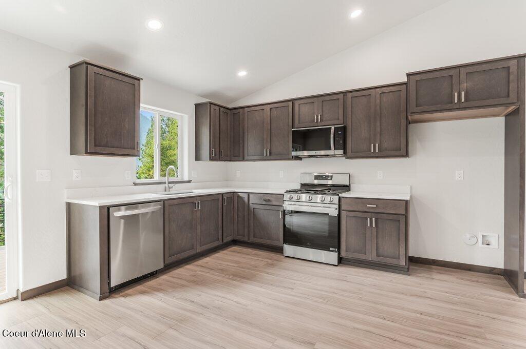 513 Lower Rio Vista Street Osburn, ID 83849 - Photo 8 of 22 7. Kitchen
