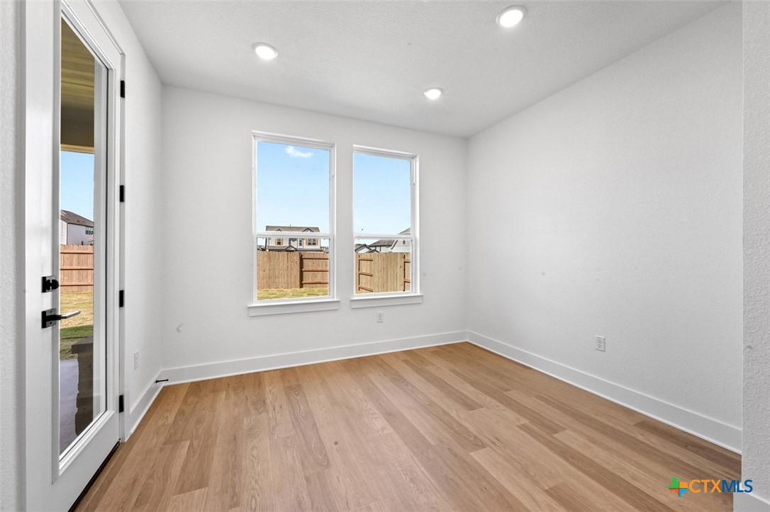 8616 Peristyle Drive Austin, TX 78744 - Photo 17 of 21 Dining Room