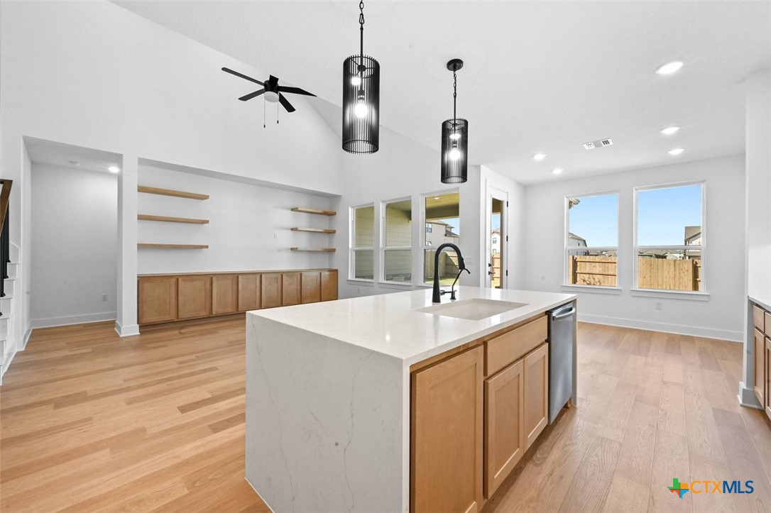 8616 Peristyle Drive Austin, TX 78744 - Photo 6 of 21 Kitchen