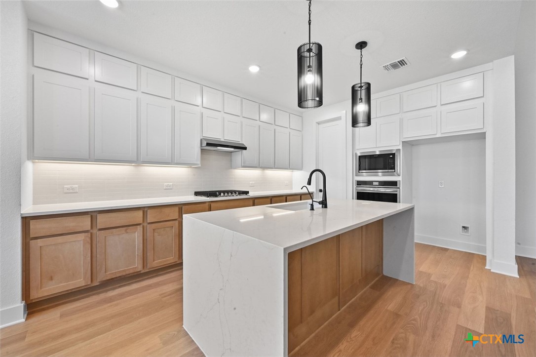 8616 Peristyle Drive Austin, TX 78744 - Photo 8 of 21