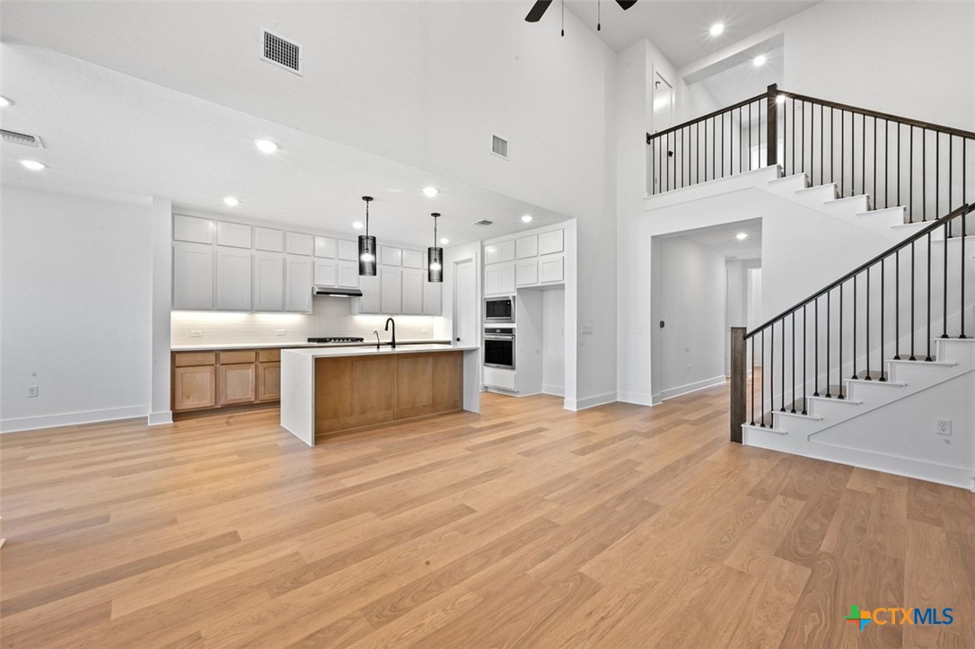 8616 Peristyle Drive Austin, TX 78744 - Photo 9 of 21 Family room