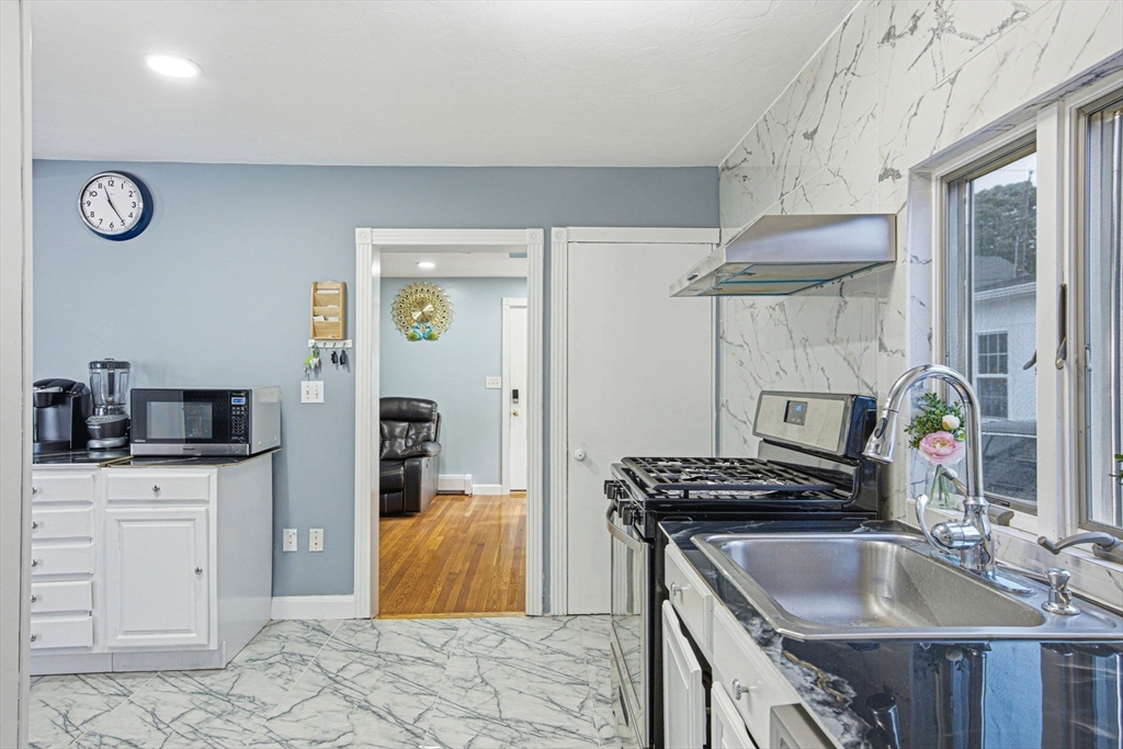 20 Bell Street Quincy, MA 02169 - Photo 11 of 40