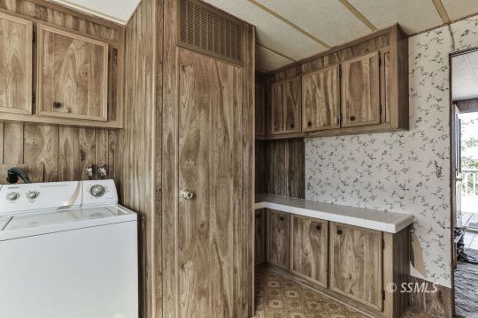 1975 East Burns Avenue Ridgecrest, CA 93555 - Photo 26 of 43 a view of storage area