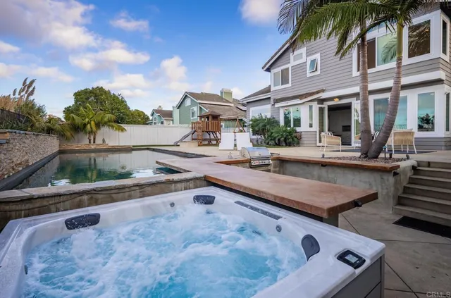 $2,399,000 | 608 Crest Drive, Encinitas, CA 92024