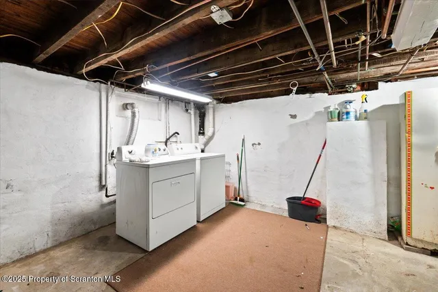 a view of a livingroom with furniture