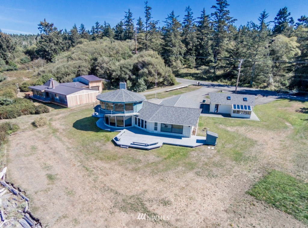 1533 West Beach Road Oak Harbor, WA 98277 - Photo 3 of 25 Gallery Image 3