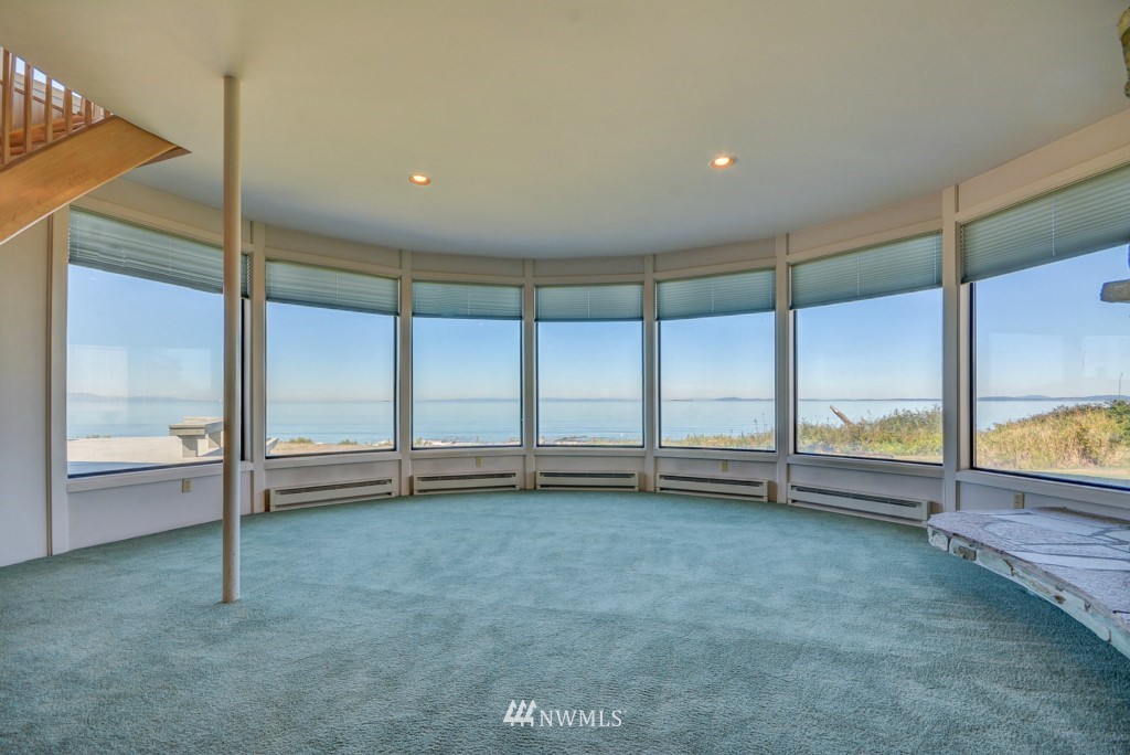 1533 West Beach Road Oak Harbor, WA 98277 - Photo 4 of 25 Gallery Image 4
