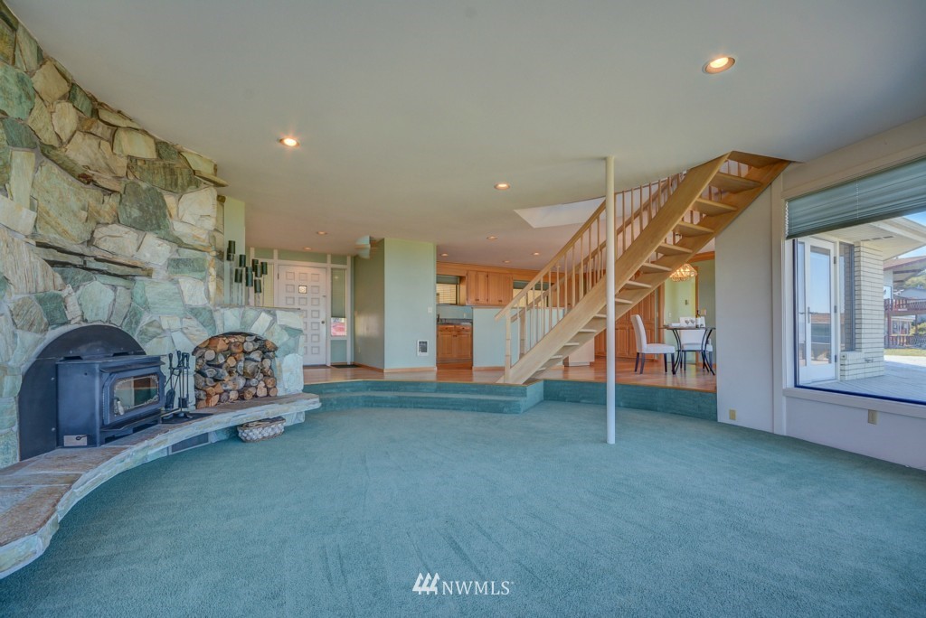 1533 West Beach Road Oak Harbor, WA 98277 - Photo 5 of 25 Gallery Image 5