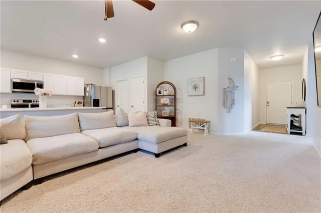 $324,850 | 708 Roseberry Drive, Paola, KS 66071